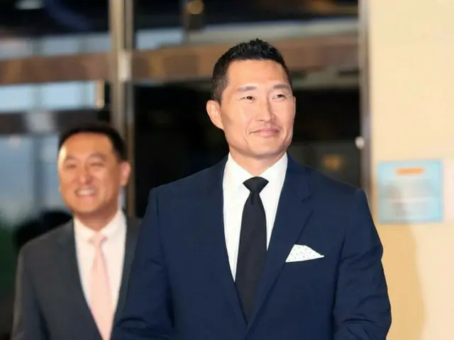 韓国系ハリウッド俳優ダニエル・デイ・キム、米テキサス州のショッピングモールで発生した銃乱射事件で犠牲になった韓国人家族を哀悼●同事件では韓国系夫婦チョ・ギュソン