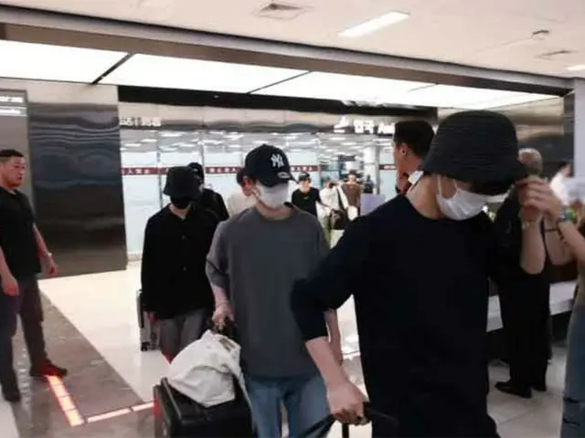 INI、13日午前に金浦国際空港に到着の様子