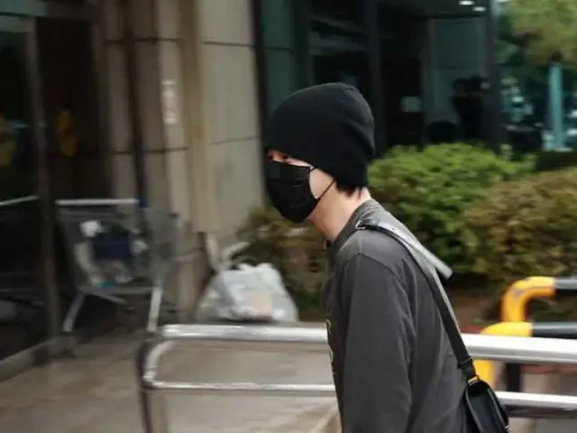 JIMIN（BTS）、Vの「MUSICBANK」事前収録ステージを応援にKBSへ