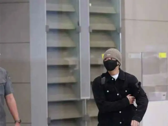 JUNG KOOK（BTS）、16日午後に仁川国際空港到着の様子
