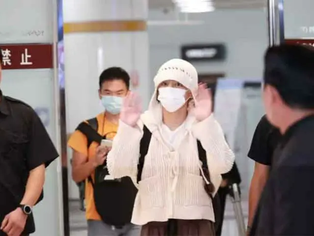 V（BTS)、18日午後に金浦国際空港に到着の様子