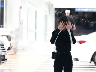 JENNIE（BLACKPINK）、9/30午前にフランスに向けて出発のため仁川国際空港に到着の様子