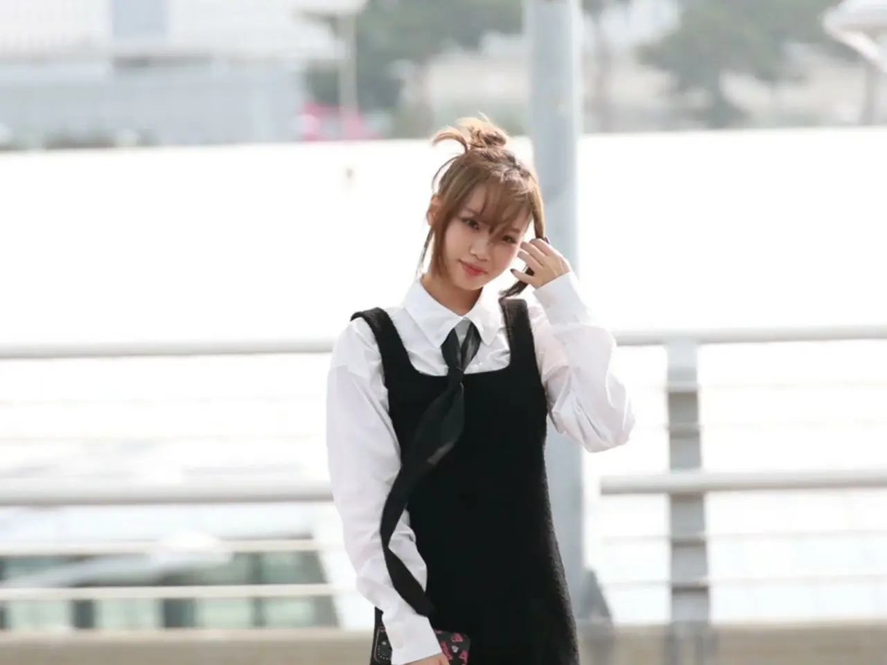 eat it up Tシャツ チェウォン LE SSERAFIM」キム·チェウォン、1日午後