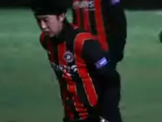 トロット歌手のイム・ヨンウン、7日午後にソウル市の加山デジタルサッカー場で行われたサッカーの試合に出場の様子。