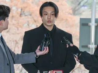 薬物使用容疑の俳優ユ・アイン、ソウル中央地裁で行われる1審1回目の公判に出廷。