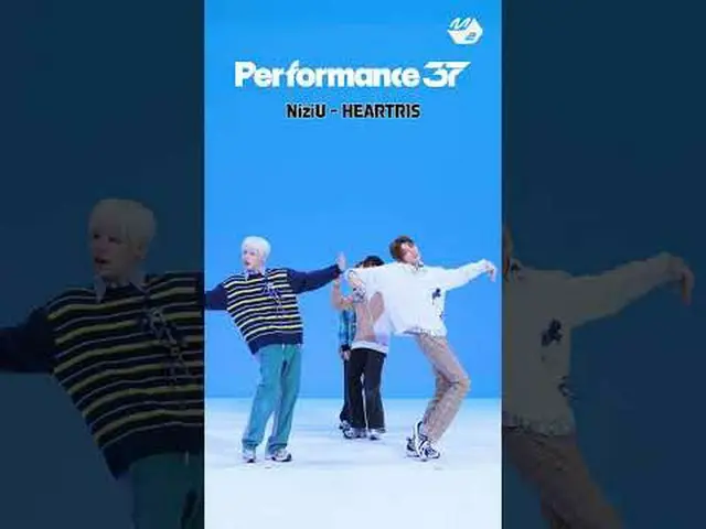 더윈드 K-Popガールズグループのパフォーマンスの歴史からランダムダンス37💙 |パフォーマンス37 |風 편 #M2 からの詳細? :Dフェイスブック：バ
