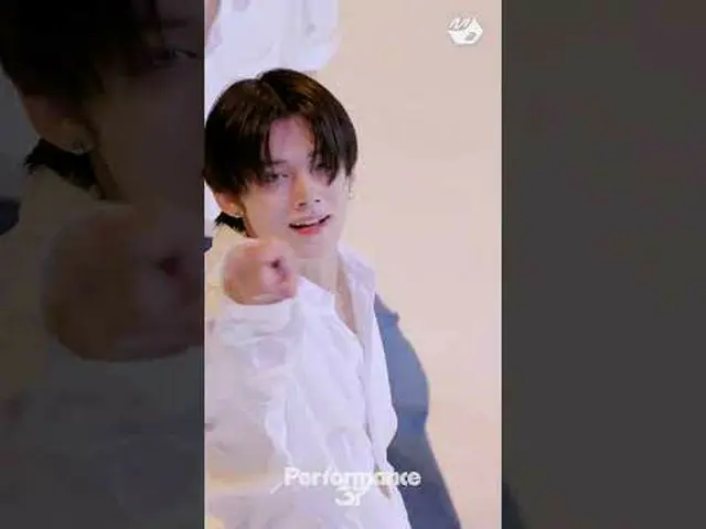 ヨンジュンああシャツを開いていない開いていない閉じる| Performance37 | TXT「明日待つよ」(I'll See You There Tomorr