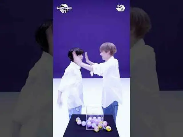 スビン＆ボムギュの手のひらを押すゲーム🔥プリンセスアンギの主人公は？ | #Gotcha37 #TXT #shorts More from #M2? ：D F