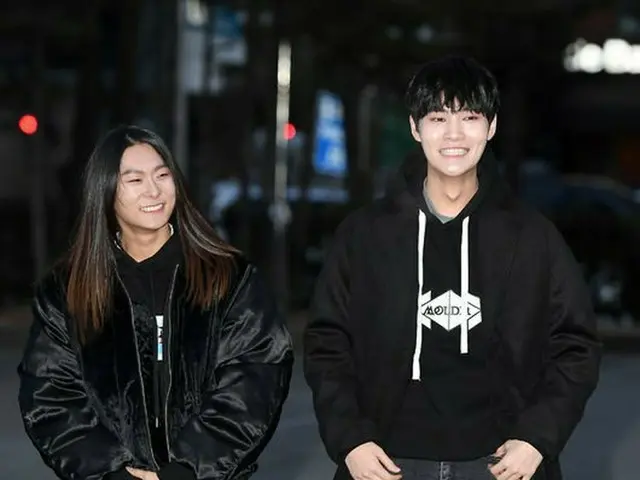 「PRODUCE 101」シーズン2出身チャン・ムンボク  ソン・ヒョヌ、音楽放送「ミュージックバンク」リハーサル出勤中