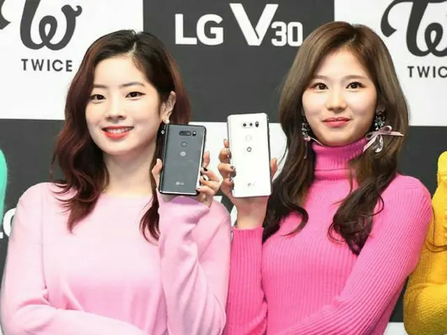 TWICE ダヒョン＆サナ、ファンサイン会開催