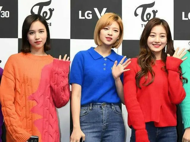 TWICE ミナ＆ジョンヨン＆ジヒョ、ファンサイン会開催