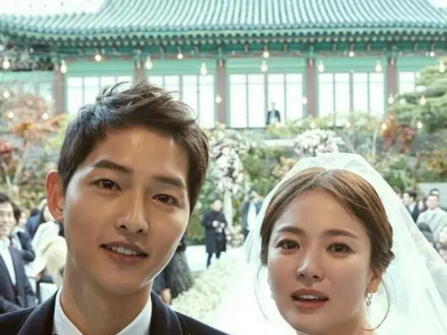 ソン・ジュンギ、ソン・ヘギョ夫婦、IU(アイユー)のコンサートに参加。