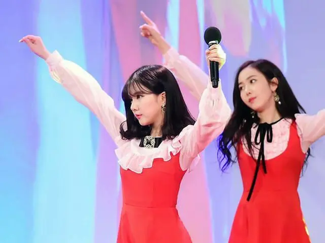 GFRIEND、「2017東亜スポーツ大賞」で祝賀公演