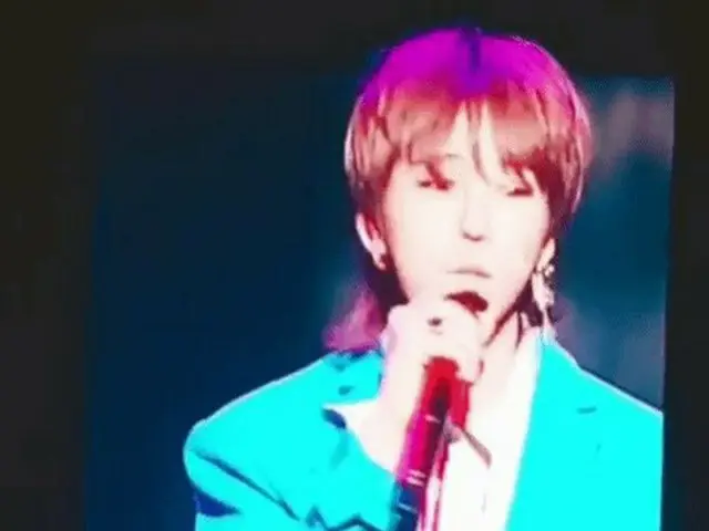 週末のIUコンサート、ゲスト出演したBIGBANG  G-Dragonの「緊張」の仕草が話題
