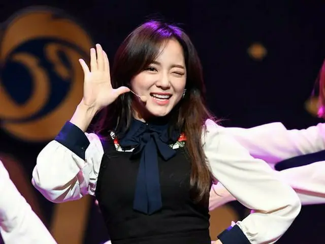 gugudan セジョン、「2017タイヤバンクKBOゴールデングローブ」授賞式で祝賀ステージ披露
