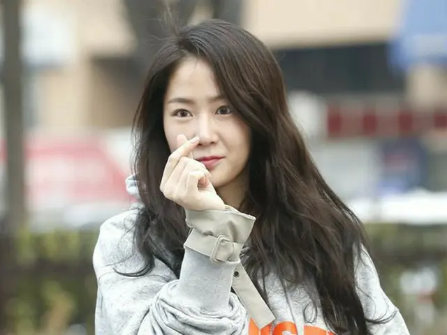 SISTAR 出身ソユ、出勤中。