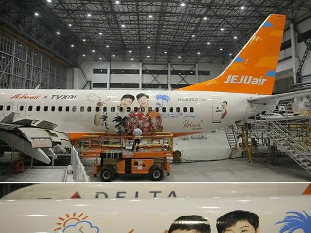 東方神起、”完全体”ラッピング飛行機がチェジュ航空より公開