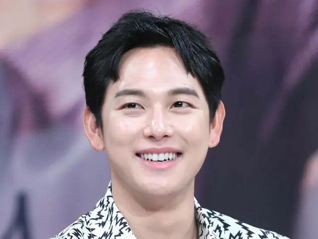 ZE：A シワン、軍服務中に足首を負傷