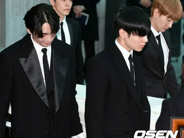 SHINee ジョンヒョン、出棺のようす