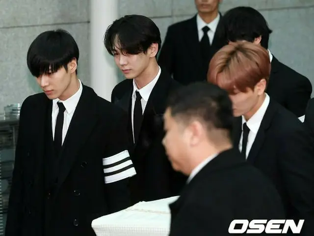 SHINee ジョンヒョン、出棺のようす