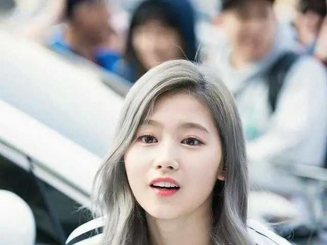 TWICE サナ、他のメンバーが言う「家族としての役割」●娘●部屋から出ないお姉さん●猫●香水が好きなお姫様スタイル姉●言葉が多く楽しい叔母さん●愛嬌の多い柴犬