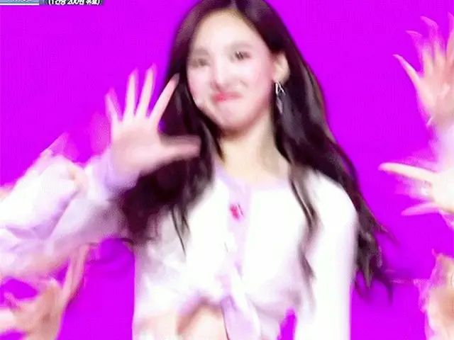 TWICE、デビュー500日の時の記念振付け