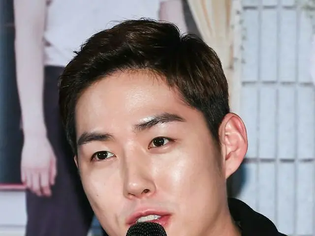 俳優ペク・ソンヒョン、映画「スターパク'ス喫茶店」のメディア試写会に出席