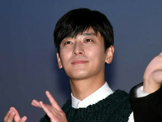 俳優チュ・ジフン、映画「神と一緒に‐罪と罰」の舞台あいさつ