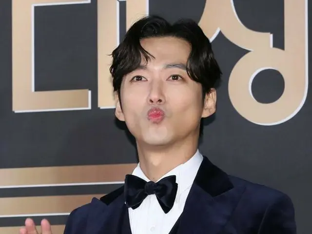 俳優ナムグン・ミン、レッドカーペットに参加中