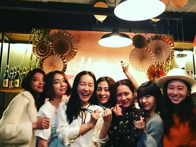 女優ソン・イェジン のバースデーパーティーに韓国のトップ女優たちが大集合！