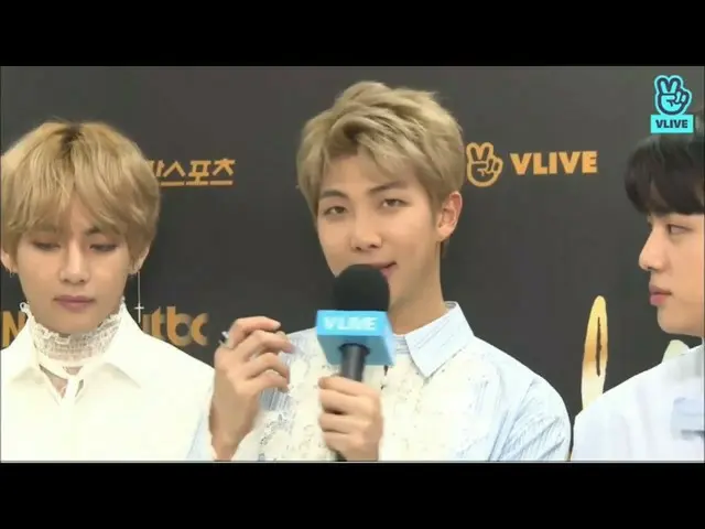 [英字] 防弾少年団、バックステージのインタビュー @Golden Disc Awards     