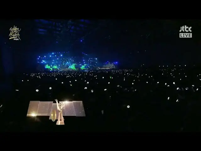 Super Junior - "Run Away + Black Suit " @Golden Disc Awards 2日目(音盤部門)    