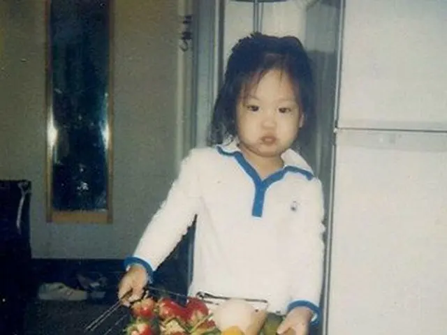 BLACKPINK ジェニ、誕生日を記念して幼少期の写真を公開