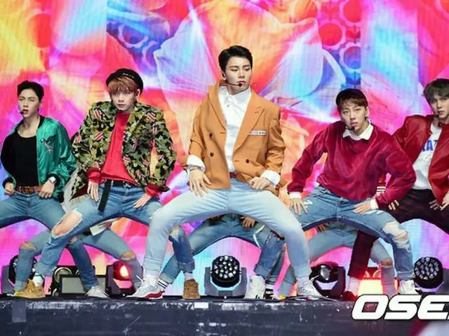JBJ、2ndミニアルバム「TRUE COLORS」発売記念ショーケースを開催