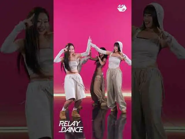 ヒップホップを完全に引き締めるジュリー|リレーダンスMore from #M2? ：D Facebook： X： Instagram： TikTok: