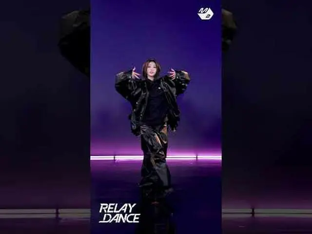 短髪を振り回しながらダンブを叩くtripleS_ 快感リレーダンスMore from #M2? ：D Facebook： X： Instagram： TikTo