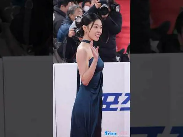 241129 青龍映画賞 レッドカーペット ハ・ユンギョン_  by 스피넬 * 編集しないでください、再アップロードしないでください