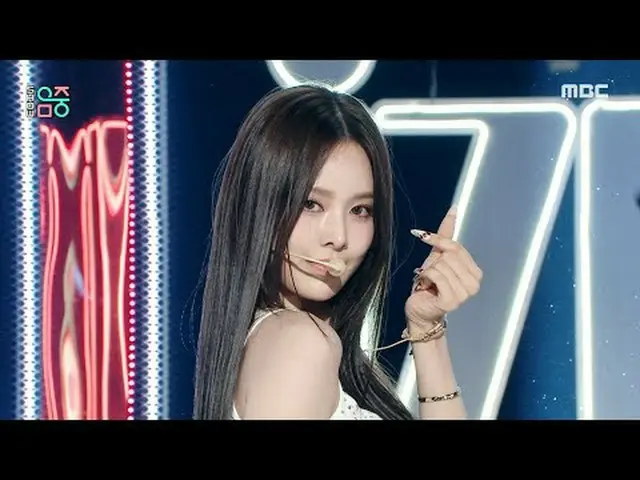 izna_ _ (izna_ ) - IZNA |ショー！ MusicCore | MBC241130放送#izna_ _  #IZNA #MBCKPOP ★★