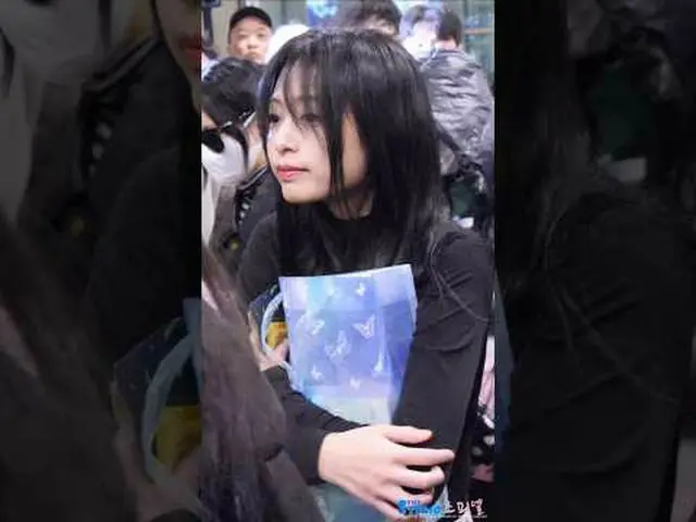 250307 BABYMONSTER_ _  空港到着ファンカム by 스피넬 * 編集しないでください、再アップロードしないでください
