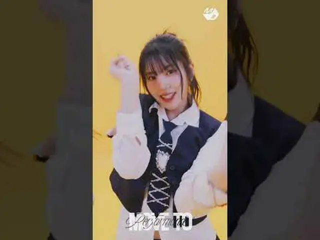 制服を着たizna_ が披露するティーン感性MOVE TO PERFORMANCE | izna_ _  'BEEP' More from #M2? ：D Fa