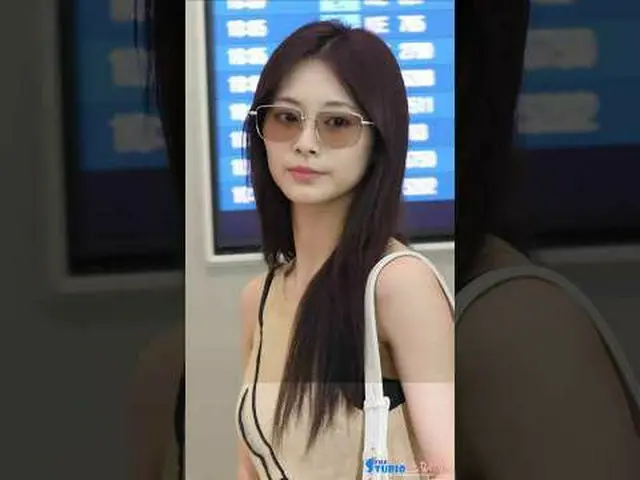 250731 TWICE_ _  ツウィ「ロラパルーザ」空港出発ファンカム by 스피넬 * 編集しないでください