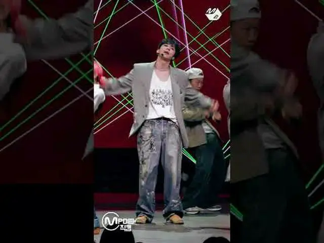 重力を逆転するイ・ジュニョン(元UKISS_ _ )_  ダンスラインMore from #M2? ：D Facebook： X： Instagram： Tik
