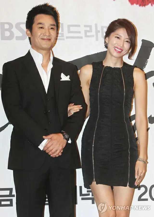 オ・ユナ（右）とイ・チャンフン