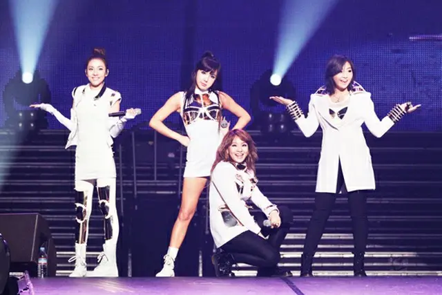 2NE1（オフィシャル写真）