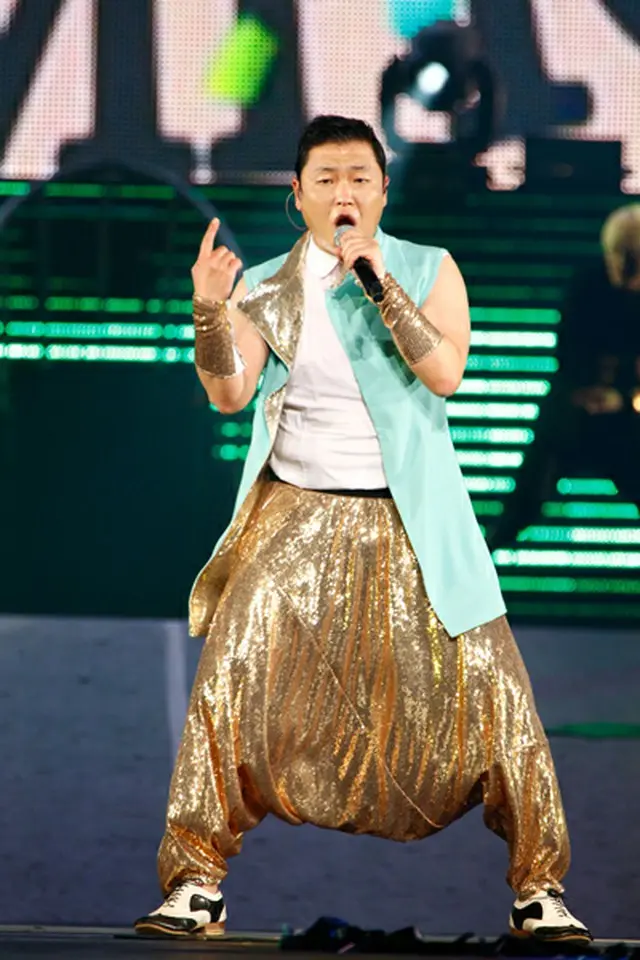 PSY（オフィシャル写真）