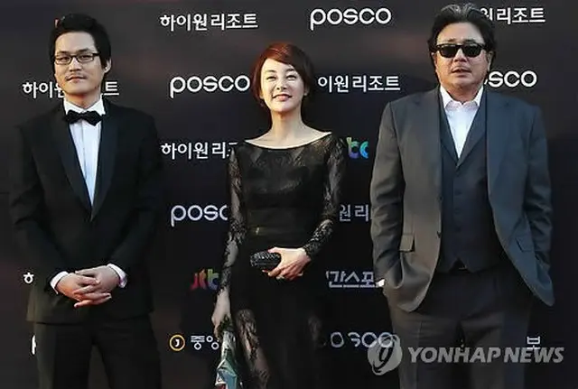 左から俳優キム・ソンギュン、キム・ヘウン、チェ・ミンシク