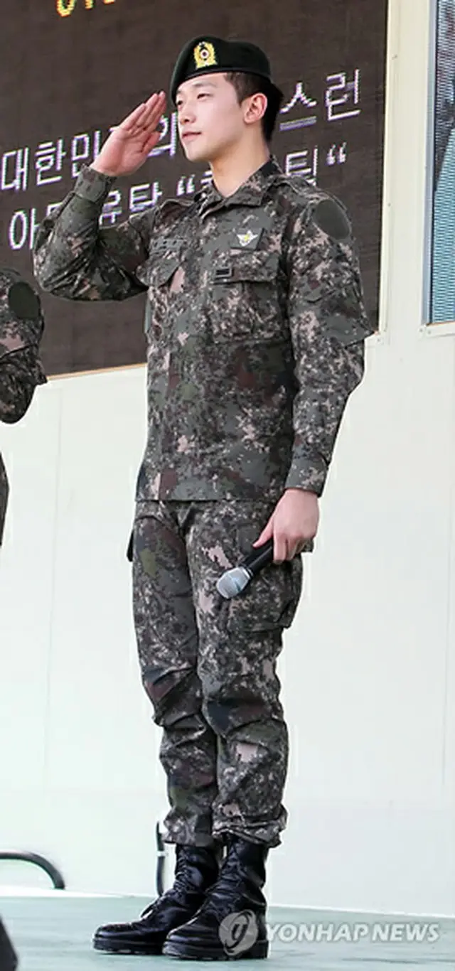 「現役兵入営文化祭」に出席した兵務広報大使のRain(ピ)