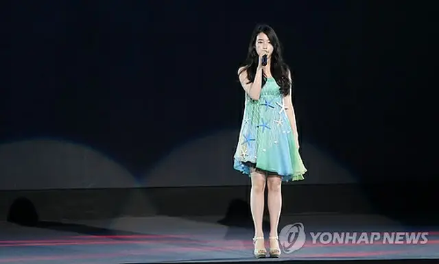 「麗水世界博覧会」開幕式で主題歌を歌うIU