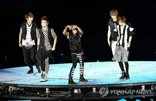 「SHINee」