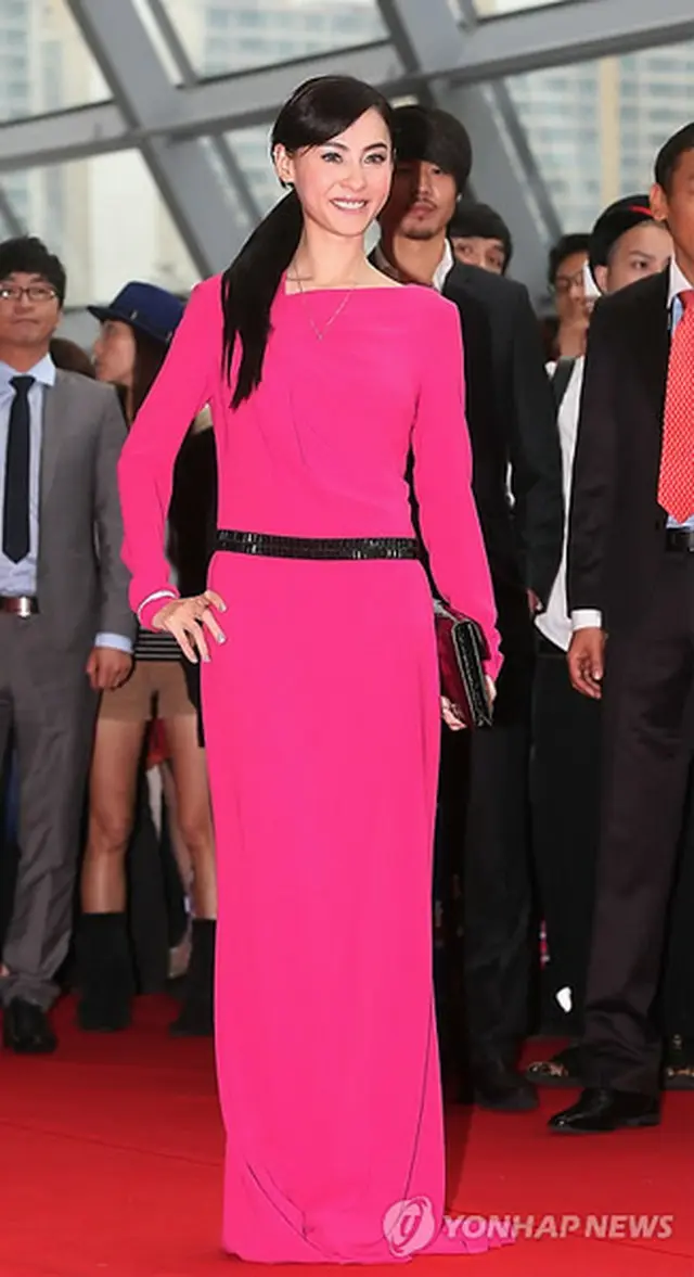 レッドカーペット行事にて、香港女優セシリア・チャン